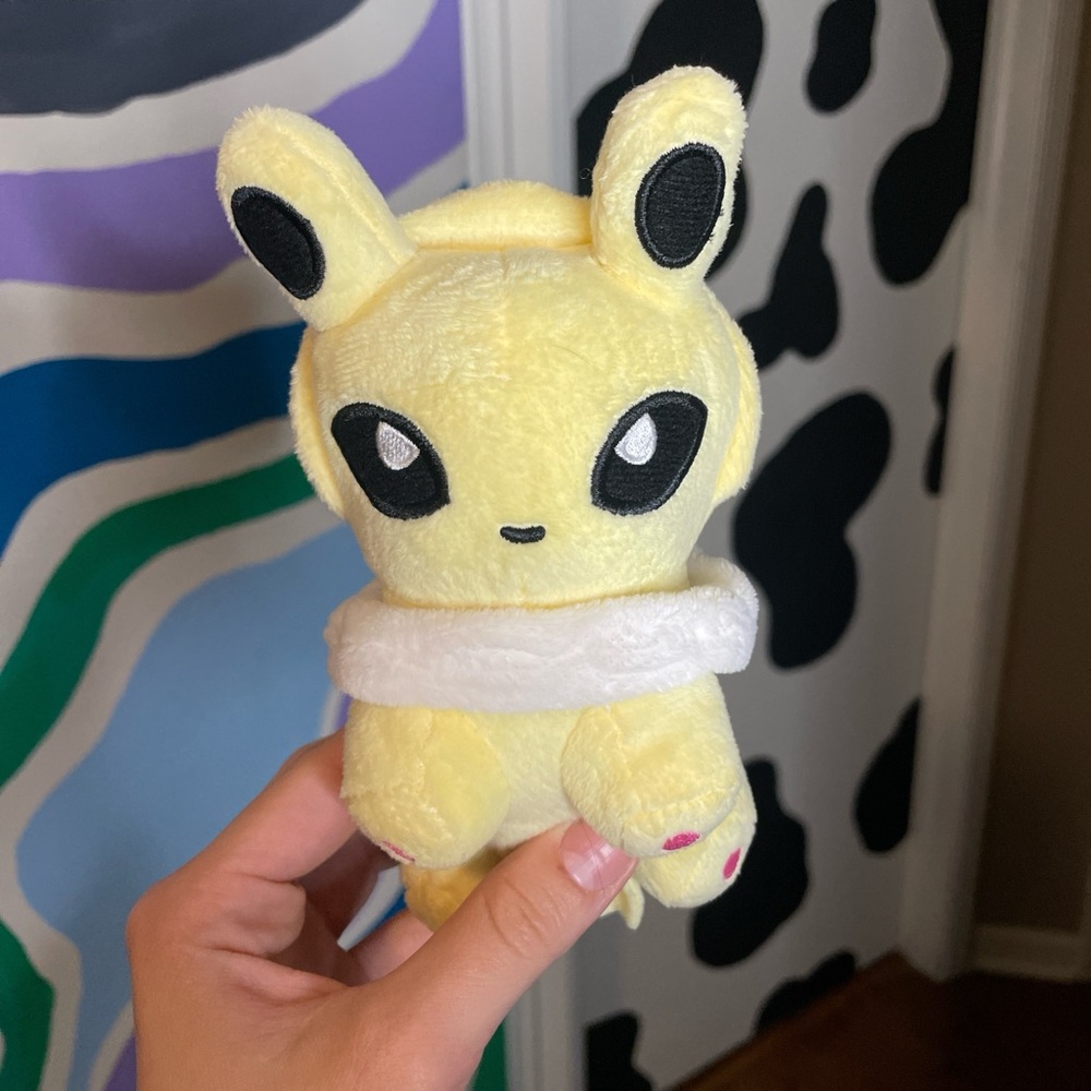 Jolteon Small Plush